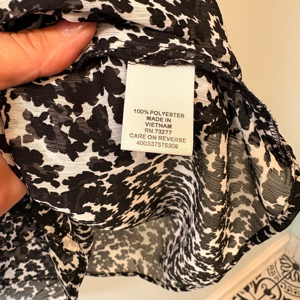 Elle Abstract Print Blouse - Picture 5 of 6